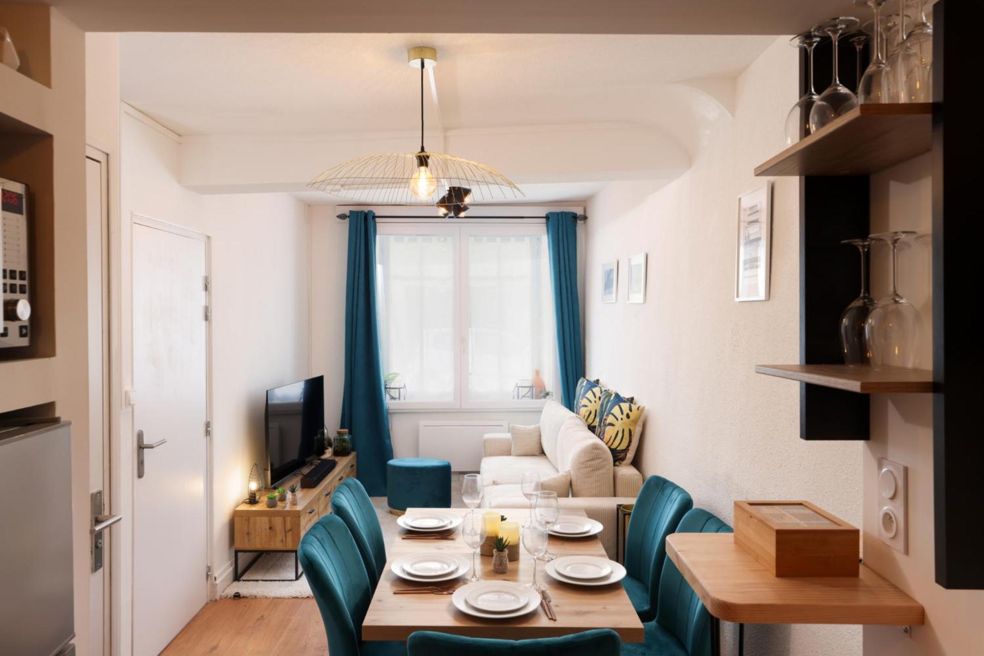 شقة Le Pied A Terre De La Cite - Parking Au Pied De La Cite قرقشونه الغرفة الصورة